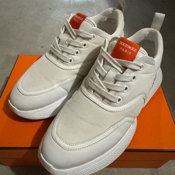 Hermes White Giga sneakers - Picture 1 of 5